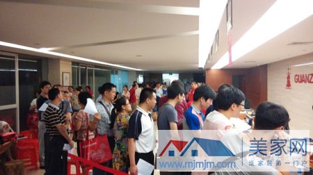 收銀臺(tái)人員火爆