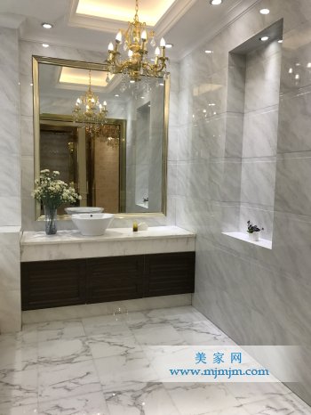 實景間將各類產品及花色展現的淋漓盡致，巧妙的設計，生動靈活、錯落有致，直接呈現各種家居生活空間的溫馨舒適